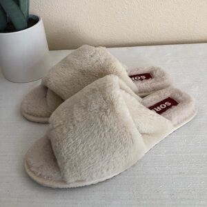 SOREL Soft Cream Faux Fur Fuzzy Slippers Women’s 8